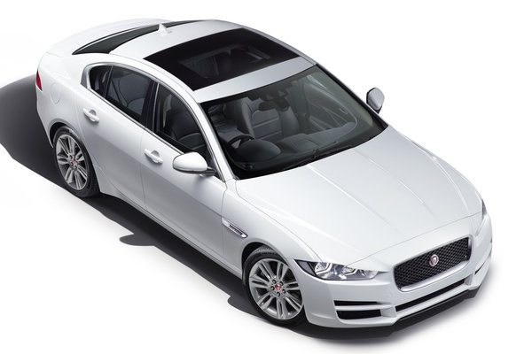 2016 Jaguar XE sedan