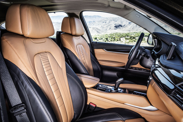 2015 BMW X6 xDrive50i Interior