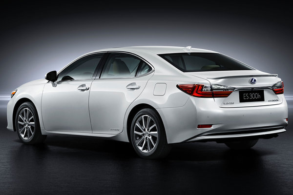 2016 Lexus ES