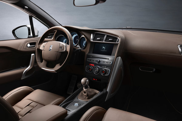 2016 DS 4 Interior