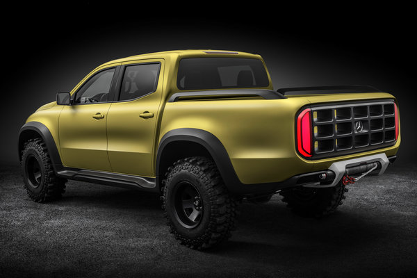 2016 Mercedes-Benz X-Class powerful adventurer