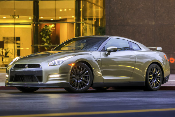 2016 Nissan GT-R 45th Anniversary Gold Edition