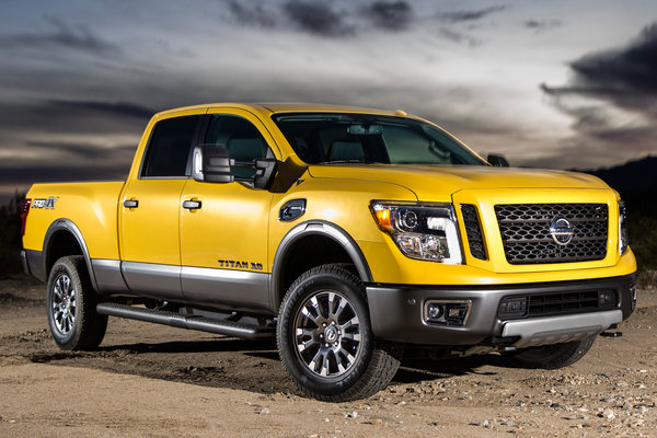 2016 Nissan Titan XD Crew Cab