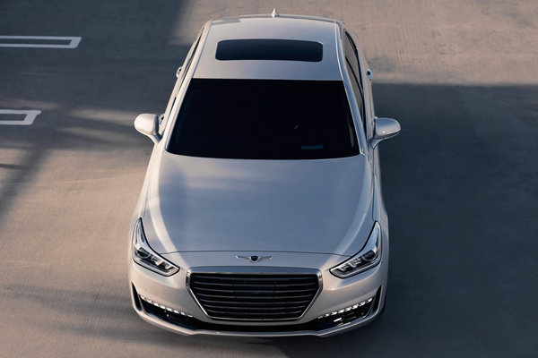 2017 Genesis G90