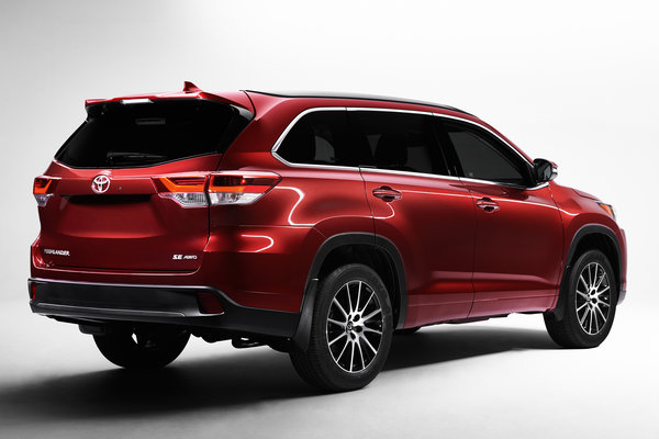 2017 Toyota Highlander SE