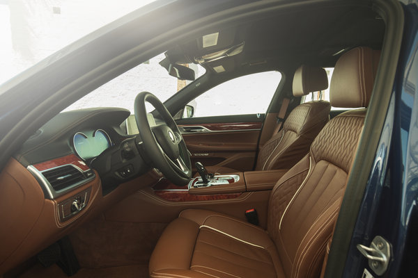 2017 BMW Alpina B7 xDrive Interior