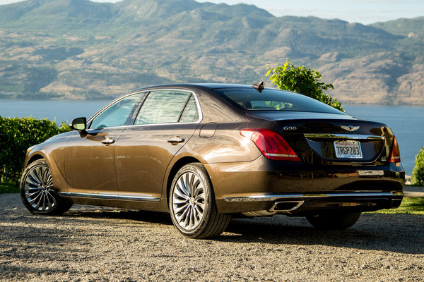 2017 Genesis G90