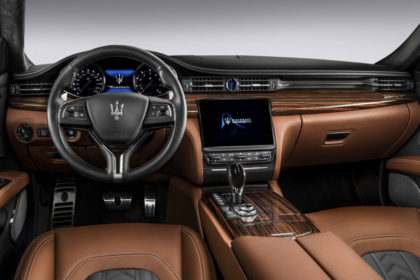 2017 Maserati Quattroporte S Q4 Interior