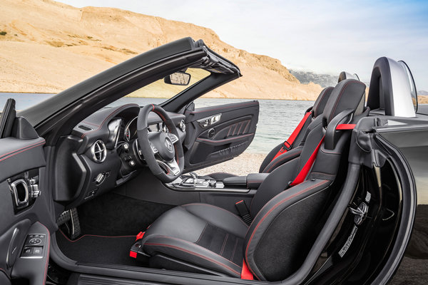 2017 Mercedes-Benz SLC-class Interior