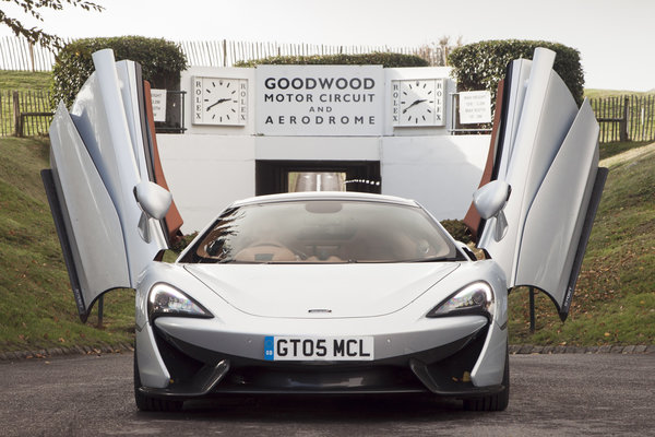 2017 McLaren 570GT