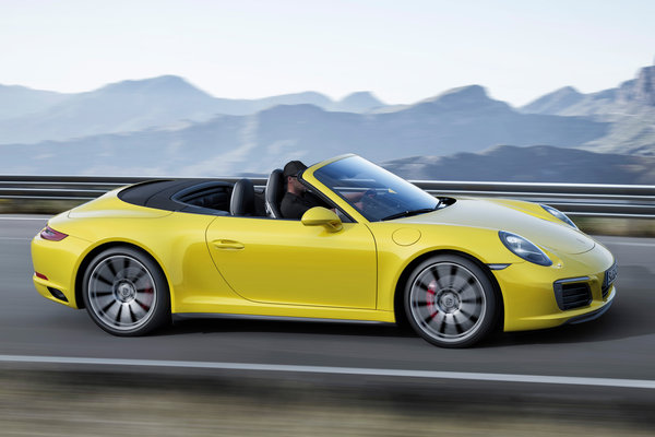 2017 Porsche 911 Carrera 4 Cabriolet