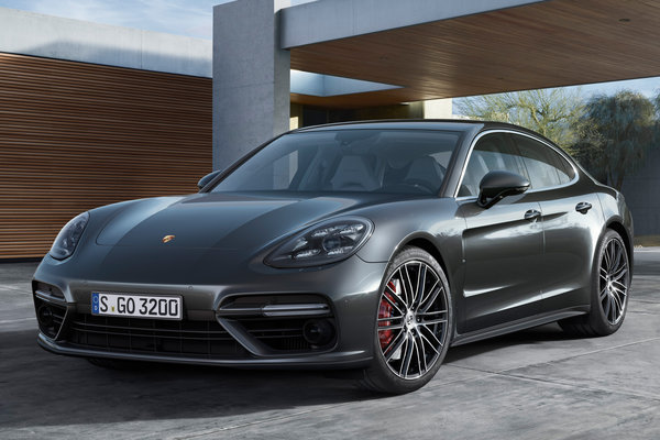 2017 Porsche Panamera