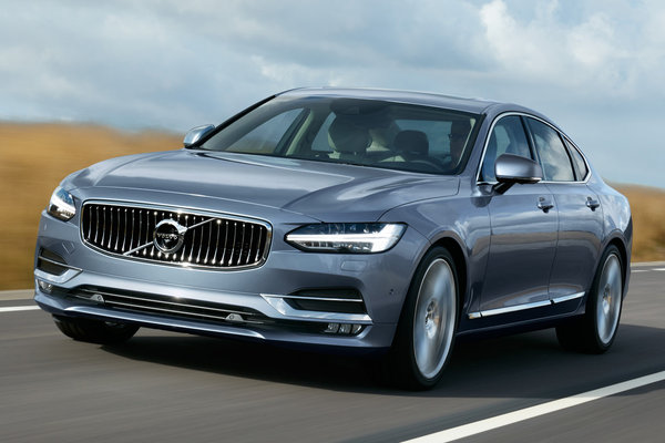 2017 Volvo S90