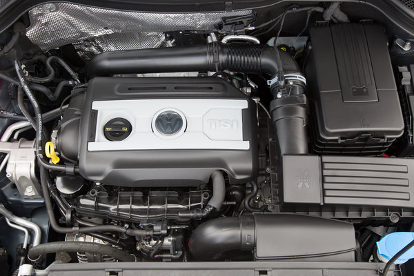 2017 Volkswagen Tiguan Engine