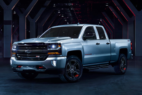 2017 Chevrolet Silverado 1500 Double Cab Redline edition