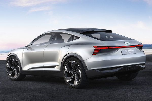 2017 Audi e-tron Sportback