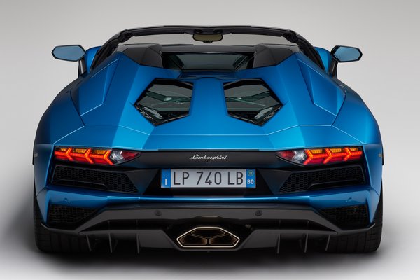 2018 Lamborghini Aventador Roadster