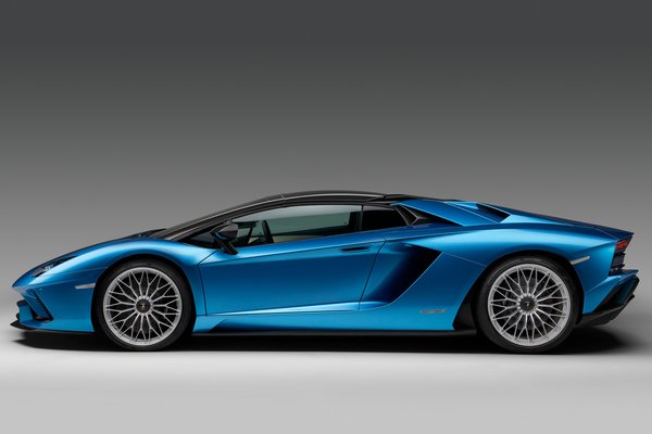 2018 Lamborghini Aventador Roadster