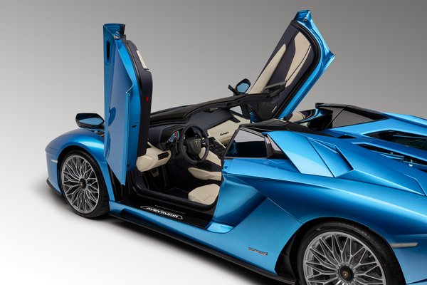 2018 Lamborghini Aventador Roadster