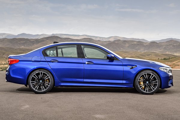 2018 BMW 5-Series M5 sedan