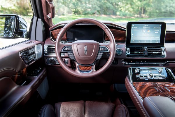 2018 Lincoln Navigator L Instrumentation