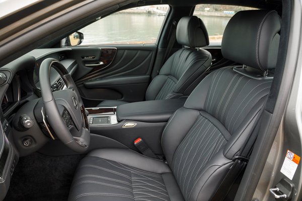 2018 Lexus LS500 Interior