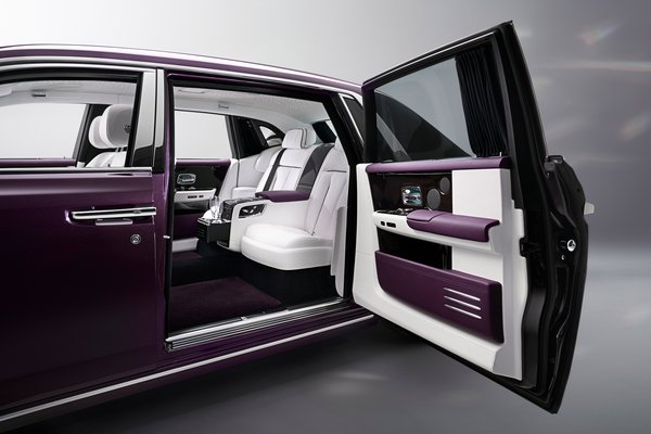 2018 Rolls-Royce Phantom EWB Interior