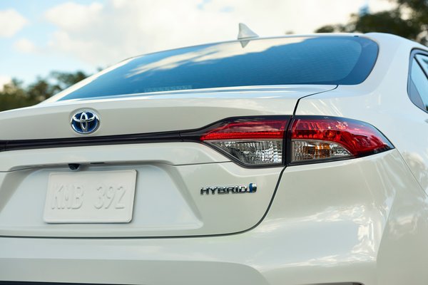 2020 Toyota Corolla Hybrid  sedan