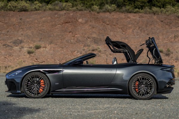 2020 Aston Martin DBS Superleggera Volante