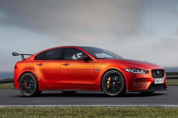 2019 Jaguar XE SV Project 8