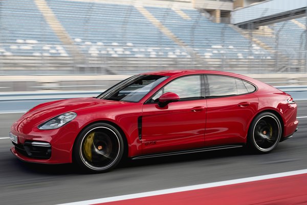 2019 Porsche Panamera GTS