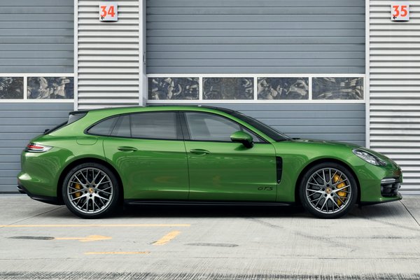 2019 Porsche Panamera Sport Turismo GTS