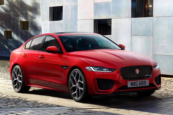 2020 Jaguar XE sedan