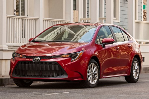 2020 Toyota Corolla LE sedan