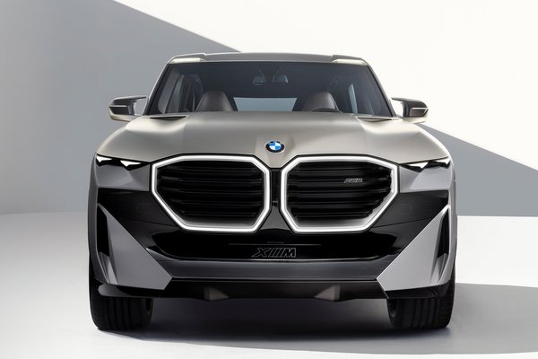 2021 BMW Concept XM