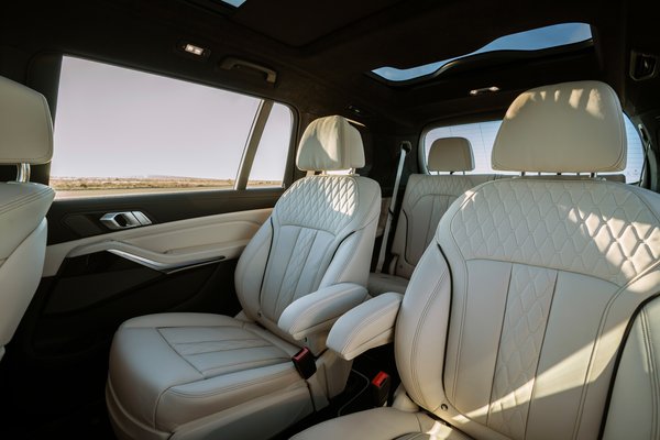 2021 BMW Alpina XB7 Interior