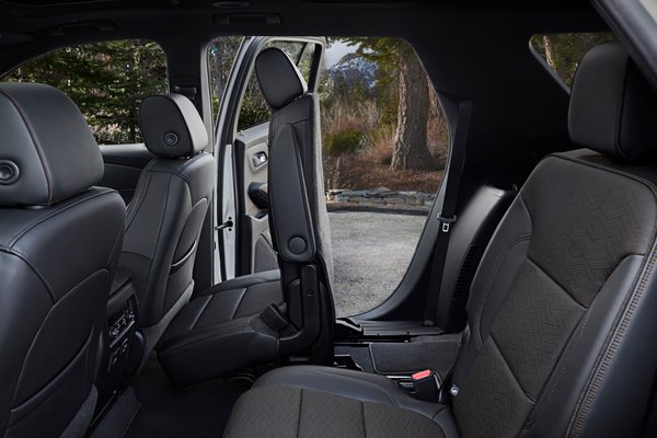 2022 Chevrolet Traverse High Country Interior