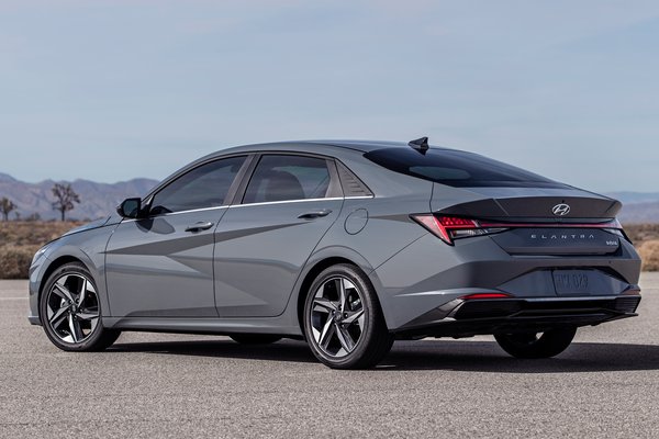 2021 Hyundai Elantra Hybrid sedan