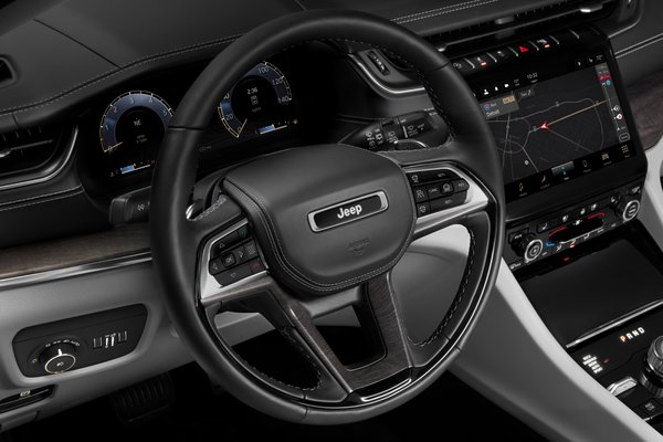 2021 Jeep Grand Cherokee L Overland Instrumentation