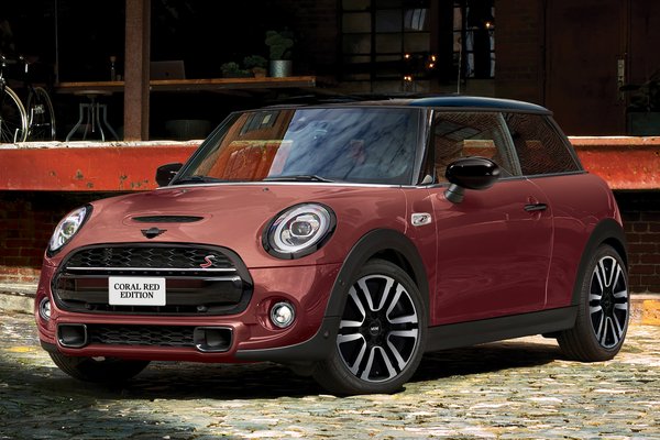 2021 Mini Hardtop 2-door Coral Red edition