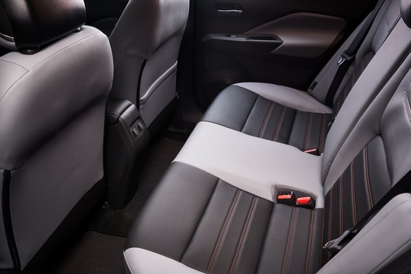 2021 Nissan Kicks SR Interior