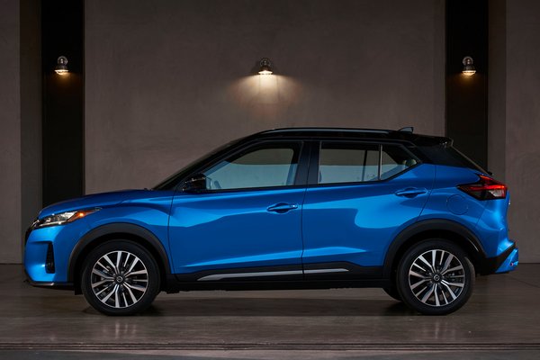 2021 Nissan Kicks SR