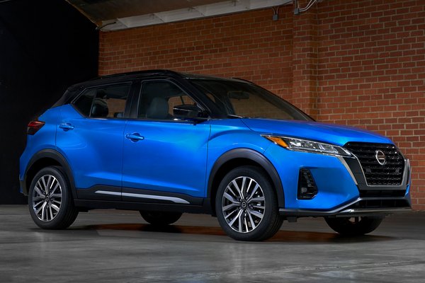 2021 Nissan Kicks SR