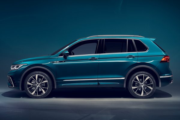 2021 Volkswagen Tiguan (European SWB model)