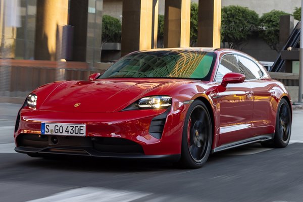 2022 Porsche Taycan GTS Sport Turismo