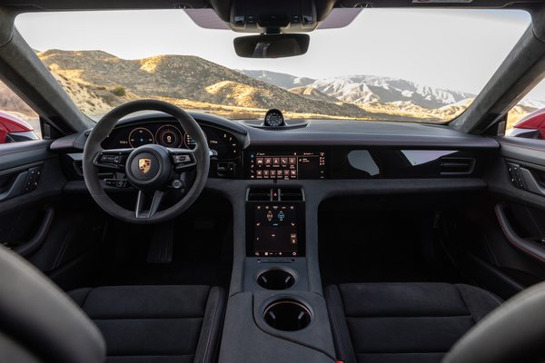 2022 Porsche Taycan GTS Sport Turismo Interior