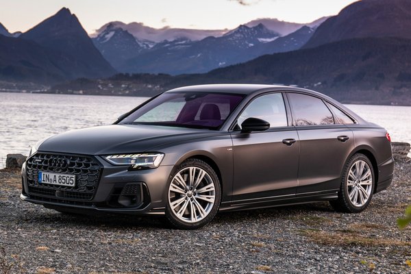 2022 Audi A8