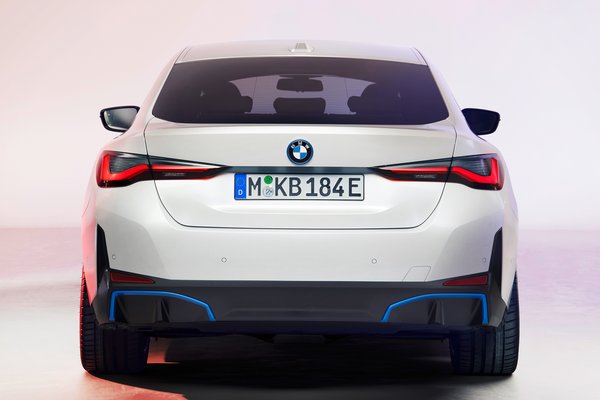 2022 BMW i4