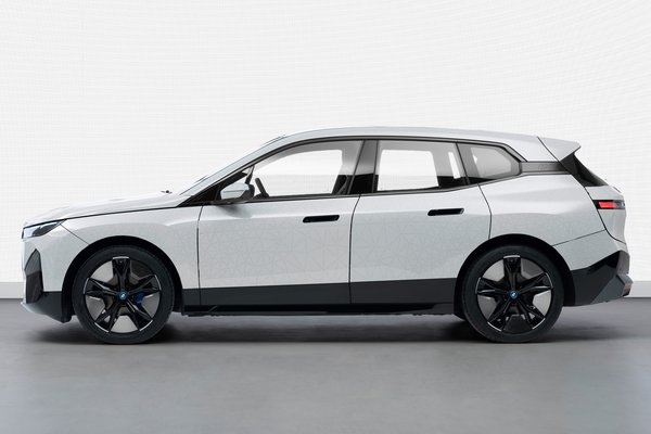 2022 BMW iX Flow