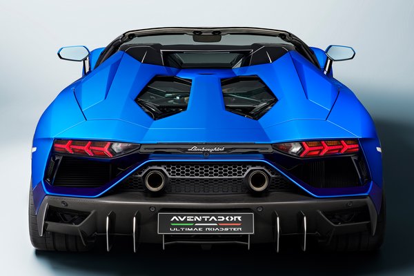 2022 Lamborghini Aventador  LP 780-4 Ultimae Roadster